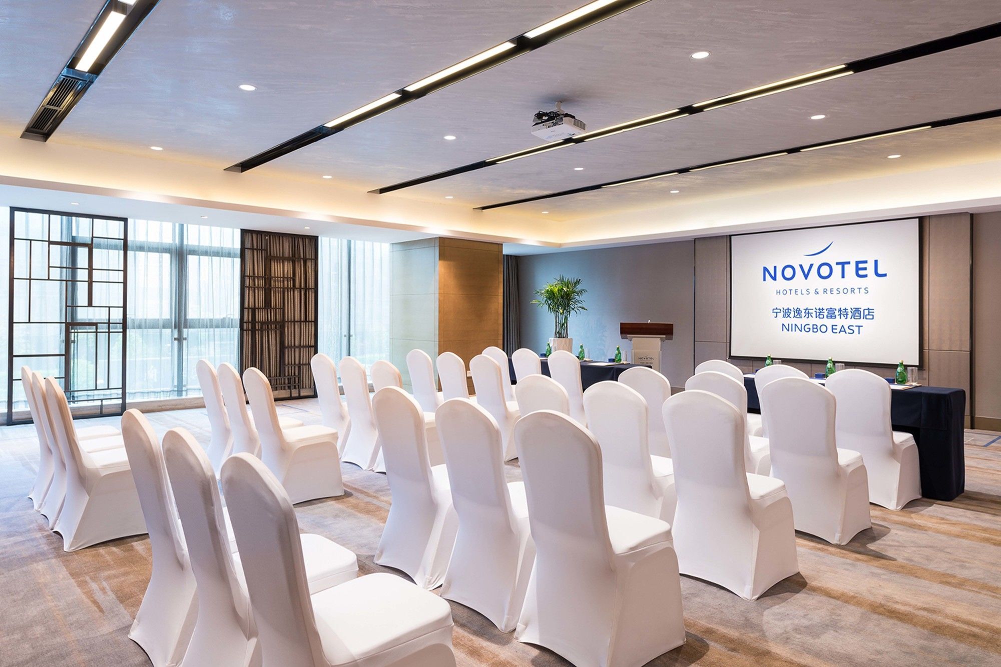 Novotel Ningbo East Exterior foto